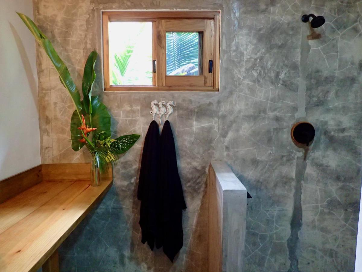 Casa Salvaje Vacation Rentals بوكاس تاون المظهر الخارجي الصورة